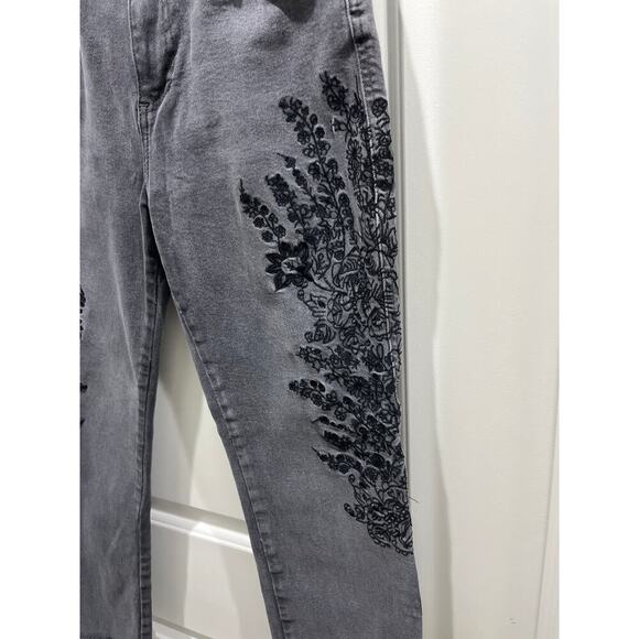 Free People We The Free Grey Floral Embroidered Girlfriend Straight Leg Jeans 27 - Picture 3 of 8
